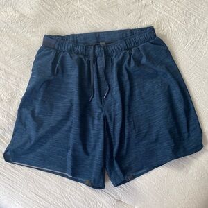 Lululemon Men’s Lined Shorts / Size Medium